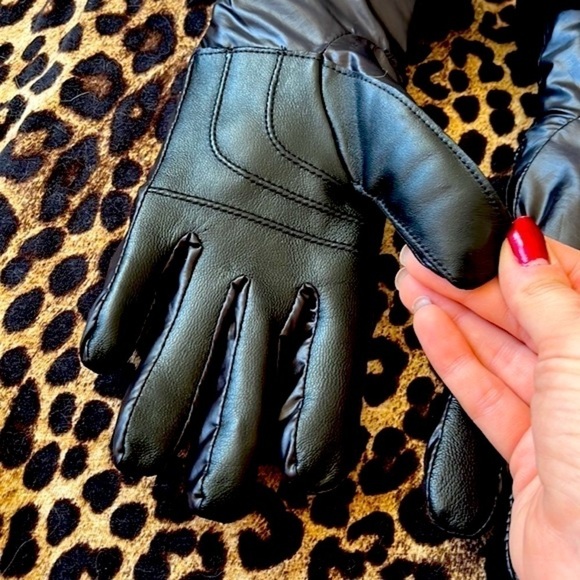 Brand New UGG Water Resistant Smart Touchscreen Black Gloves w/ Genuine Leather - Picture 8 of 16